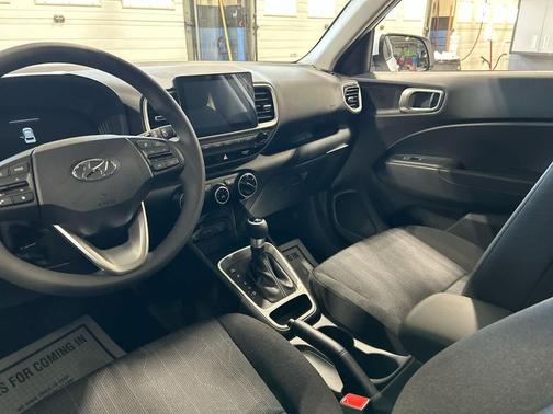 2026 Hyundai VENUE SE