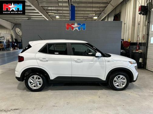 2026 Hyundai VENUE SE