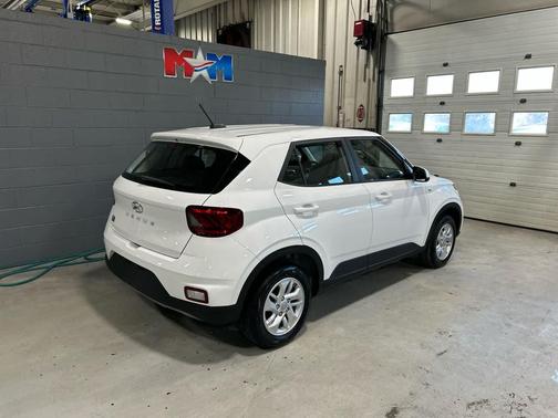 2026 Hyundai VENUE SE