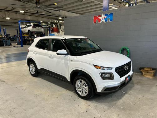 2026 Hyundai VENUE SE