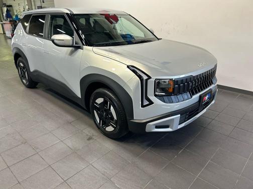 Ivory Silver 2027 Kia Seltos LX