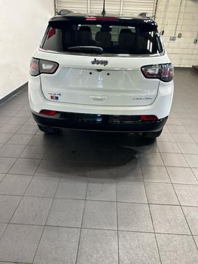 Bright White Clearcoat 2022 Jeep Compass Limited