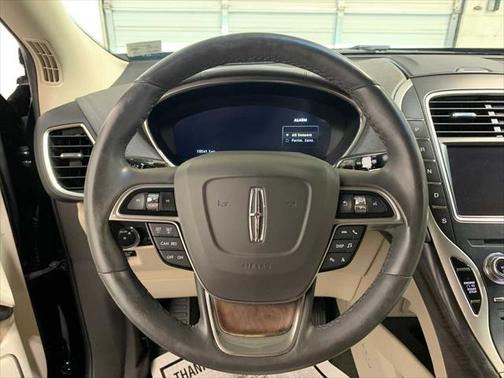 2019 Lincoln Nautilus Select