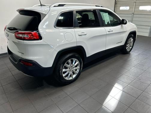 Bright White Clearcoat 2016 Jeep Cherokee Limited