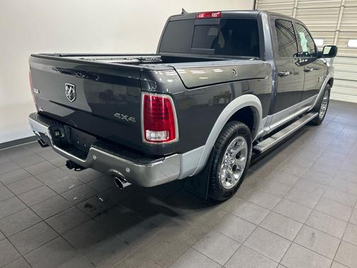Granite Crystal Metallic Clearcoat 2018 RAM 1500 Laramie