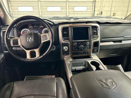 Granite Crystal Metallic Clearcoat 2018 RAM 1500 Laramie