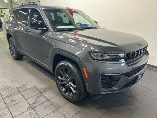 Baltic Gray Metallic Clearcoat 2026 Jeep Grand Cherokee Limited