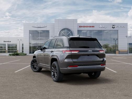 Baltic Gray Metallic Clearcoat 2026 Jeep Grand Cherokee Limited