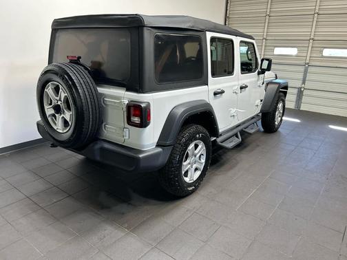 Bright White Clearcoat 2022 Jeep Wrangler Unlimited Sport
