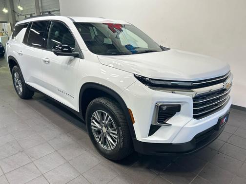 Summit White 2026 Chevrolet Traverse LT