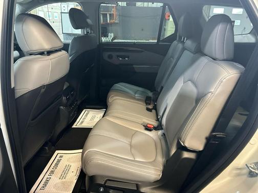 2025 Honda Pilot Touring 8-Passenger