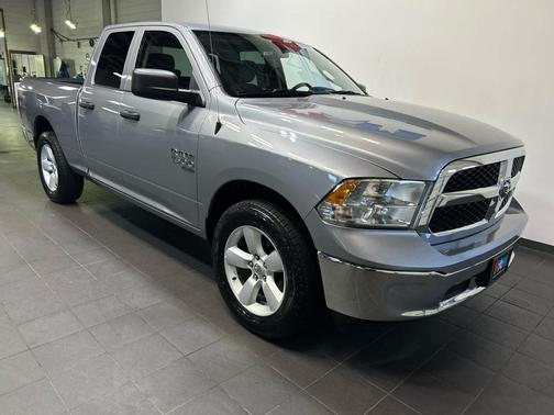 Billet Silver Metallic Clearcoat 2024 RAM 1500 Classic SLT