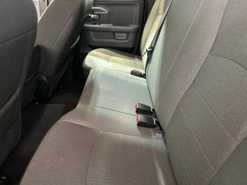 Billet Silver Metallic Clearcoat 2024 RAM 1500 Classic SLT