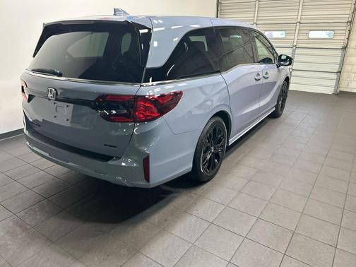Sonic Gray Pearl 2026 Honda Odyssey Sport-L