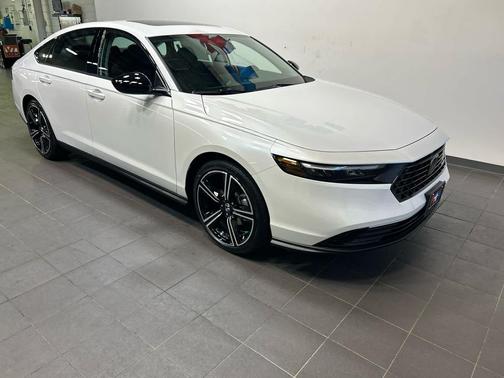 Platinum White Pearl 2026 Honda Accord SE