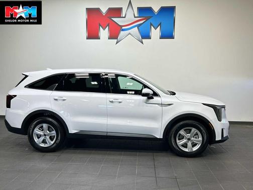 GLACIAL WHITE 2026 Kia Sorento LX
