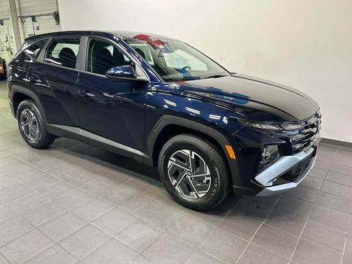 Deep Sea 2026 Hyundai TUCSON Hybrid Blue SE