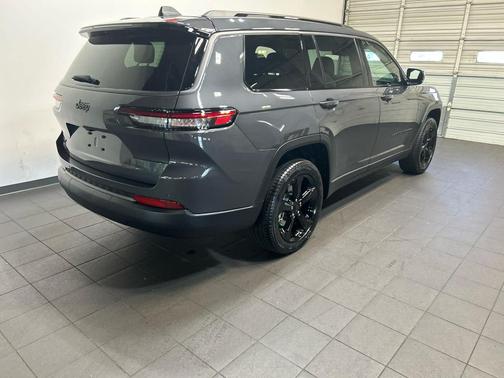 Baltic Gray Metallic Clearcoat 2026 Jeep Grand Cherokee L Limited