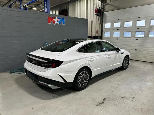 2026 Hyundai SONATA Hybrid SE