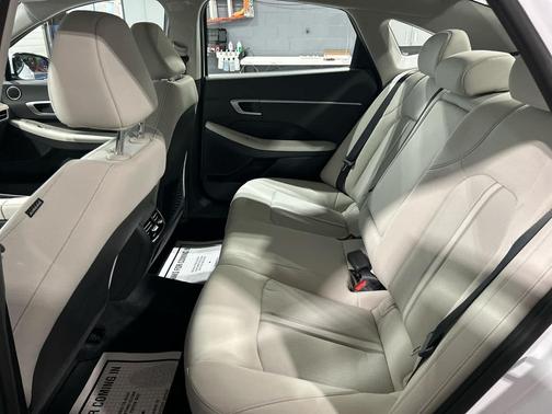 2026 Hyundai SONATA Hybrid SE