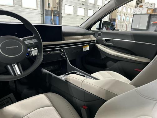 2026 Hyundai SONATA Hybrid SE