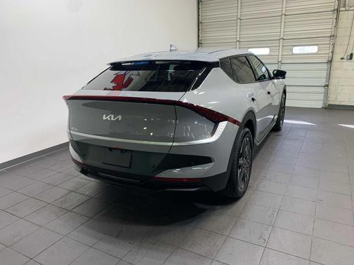 2025 Kia EV6 Light Long Range