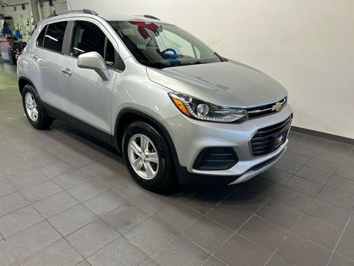 Silver Ice Metallic 2017 Chevrolet Trax LT