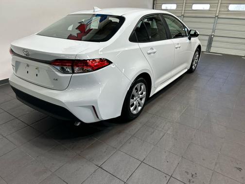 Ice Cap 2024 Toyota Corolla LE