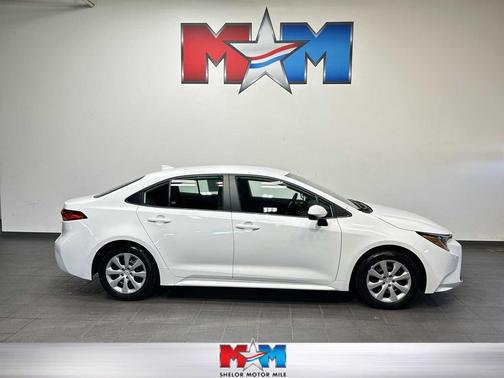 Ice Cap 2024 Toyota Corolla LE