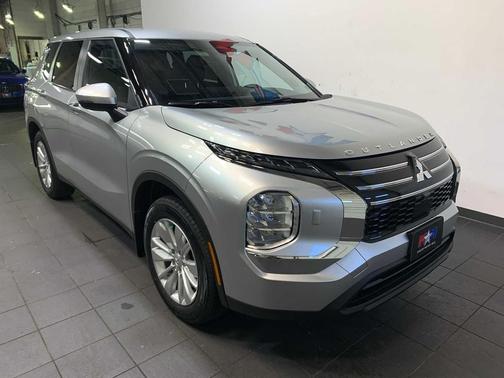 2026 Mitsubishi Outlander ES 2.5 S-AWC