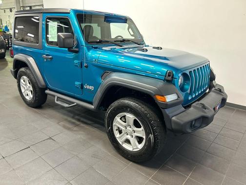Bikini Pearlcoat 2020 Jeep Wrangler Sport S