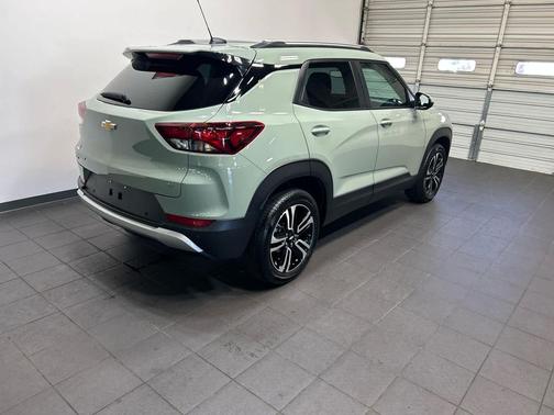 Cacti Green 2026 Chevrolet Trailblazer LT