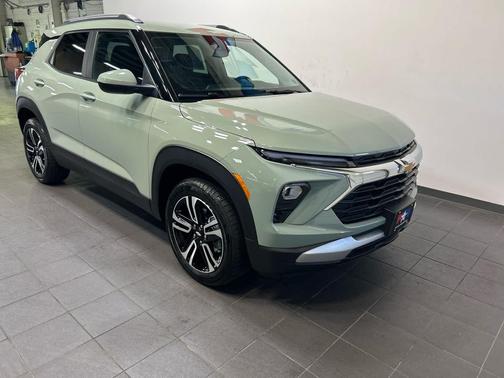 Cacti Green 2026 Chevrolet Trailblazer LT