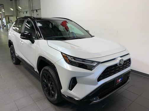 2025 Toyota RAV4 Hybrid SE