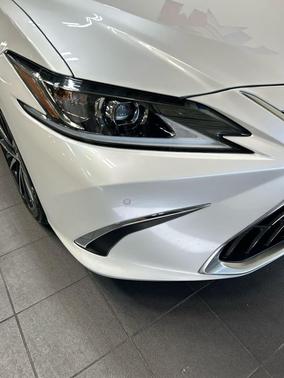 Eminent White Pearl 2025 Lexus ES 350 Base