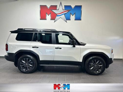 Wind Chill Pearl 2024 Toyota Land Cruiser Base