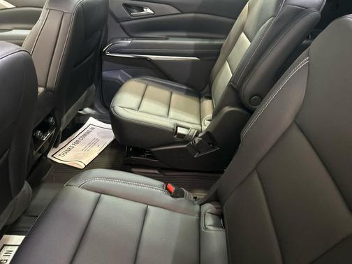 Sterling Gray Metallic 2026 Chevrolet Traverse LT