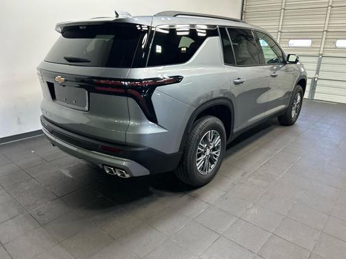 Sterling Gray Metallic 2026 Chevrolet Traverse LT