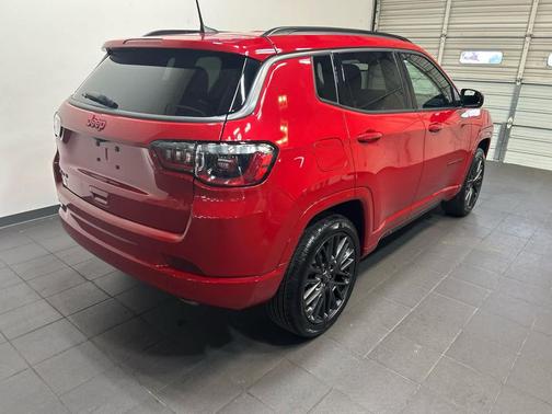 Redline Pearlcoat 2022 Jeep Compass (RED) Edition 4x4