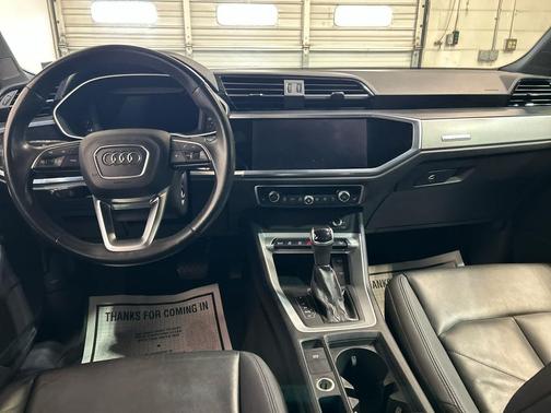 Tango Red Metallic 2022 Audi Q3 45 S line Premium