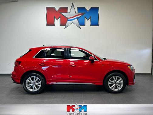 Tango Red Metallic 2022 Audi Q3 45 S line Premium