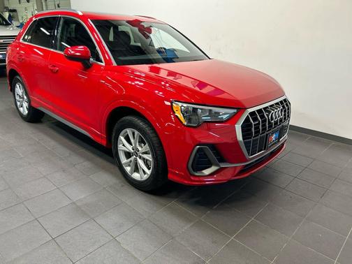Tango Red Metallic 2022 Audi Q3 45 S line Premium
