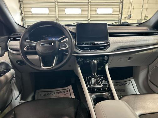 Granite Crystal Metallic Clearcoat 2023 Jeep Compass Latitude