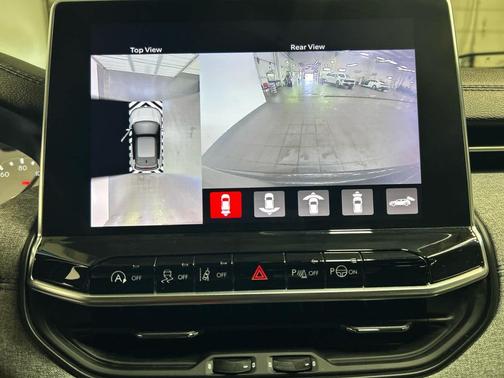 Granite Crystal Metallic Clearcoat 2023 Jeep Compass Latitude