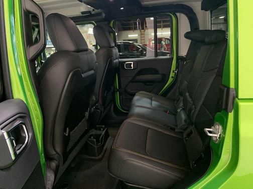 2025 Jeep Gladiator High Tide