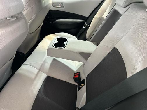 Ice Cap 2025 Toyota Corolla SE