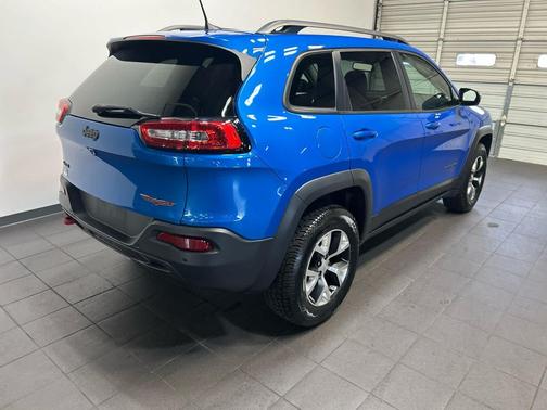 Hydro Blue Pearlcoat 2018 Jeep Cherokee Trailhawk