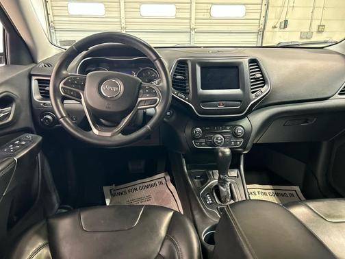 Bright White Clearcoat 2019 Jeep Cherokee Latitude Plus