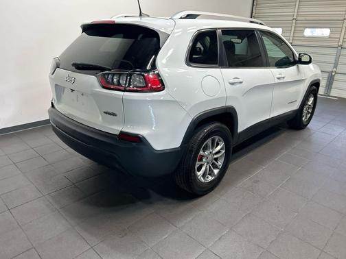 Bright White Clearcoat 2019 Jeep Cherokee Latitude Plus