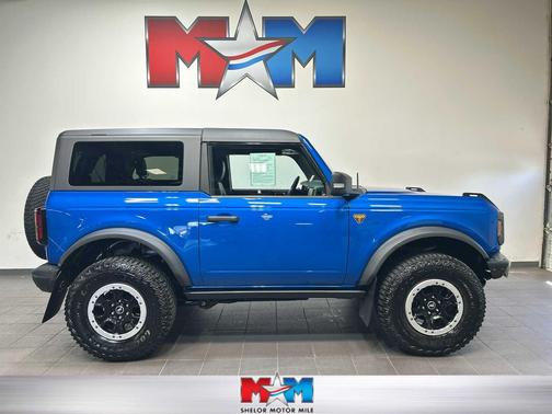 Velocity Blue Metallic 2023 Ford Bronco Badlands